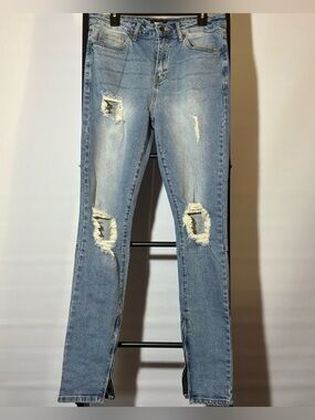 🌙✨Fashion Nova Light Blue Ripped Skinny Jeans